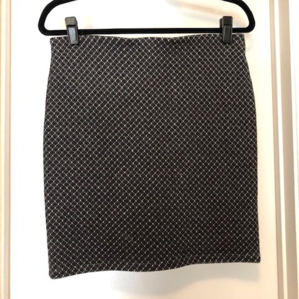 LOFT Black & White Patterned Pencil Skirt